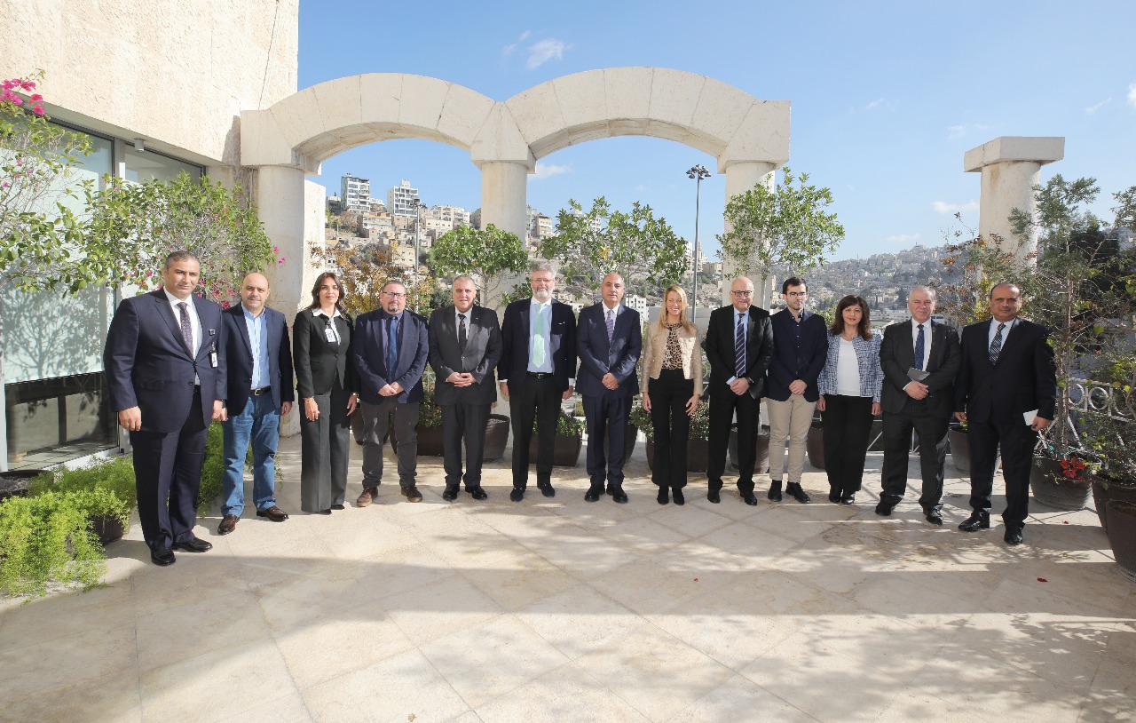 1366fdb8-f683-494c-9b73-2354252ab53d