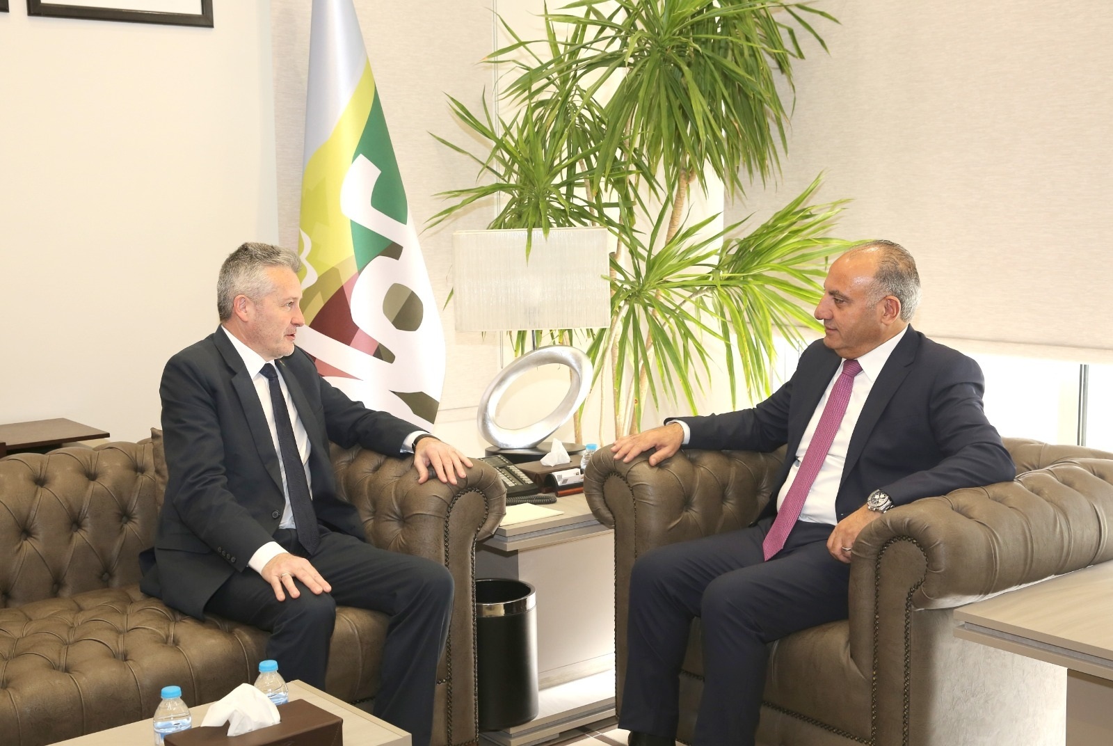 b0c5bbfa-d6b5-433f-b9f2-304d18a2edd6