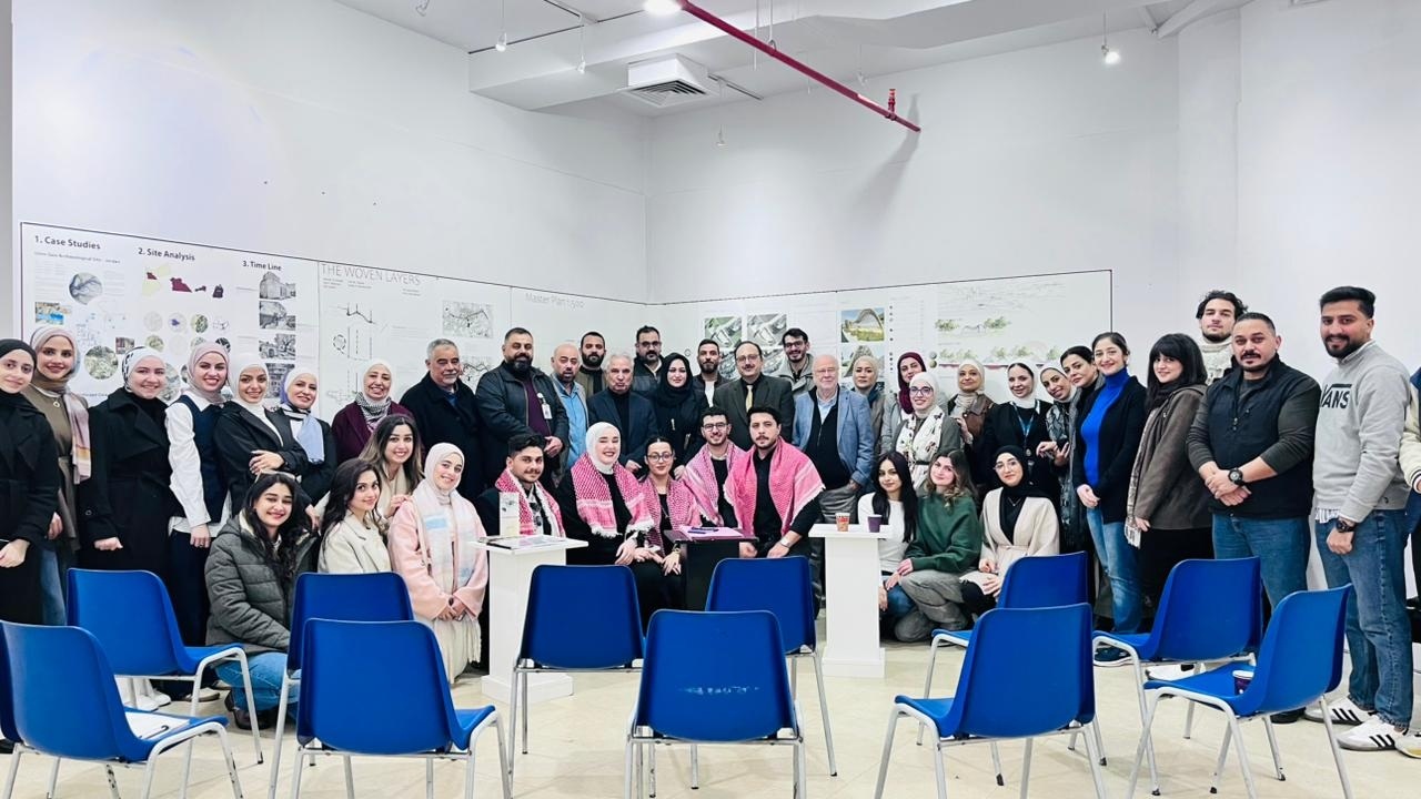 bb111653-a5a4-4060-8252-8922ce3e0af8